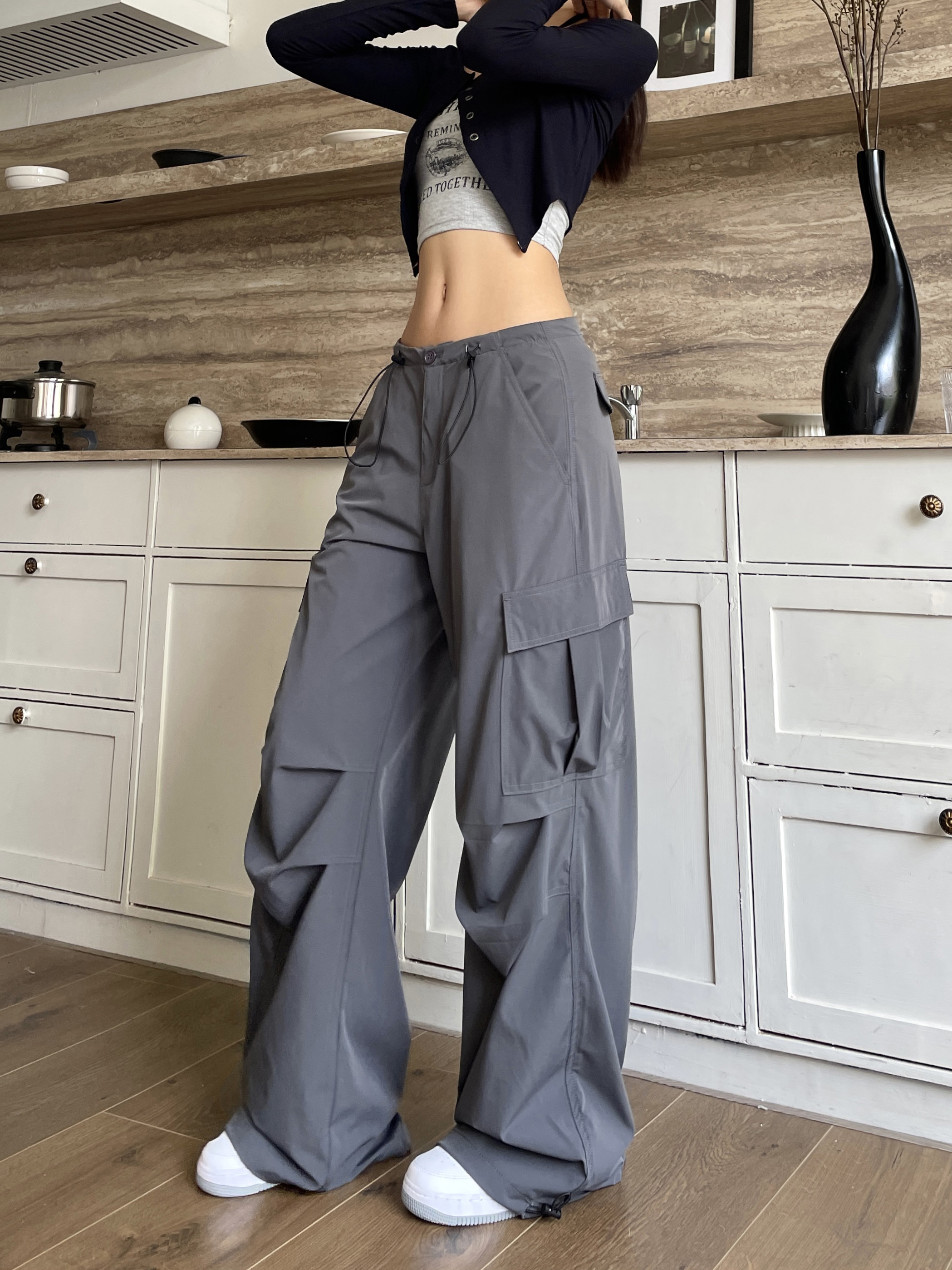 Retro Hip-Hop Cargo Pants for Women - Spicy American-Style Wide-Leg Pants with Drawstring and Pleated Pockets - Casual Streetwear