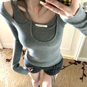 Retro-Inspired Fake Two-Piece Halter Neck Base Shirt for Women - Waist-Cinching Knit Top, Perfect for 90s and Y2K Fashion