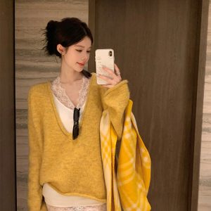 Retro Lace Trim Spliced V-Neck Long Sleeve T-Shirt Dress - 90s Inspired Fashion for Effortless Style