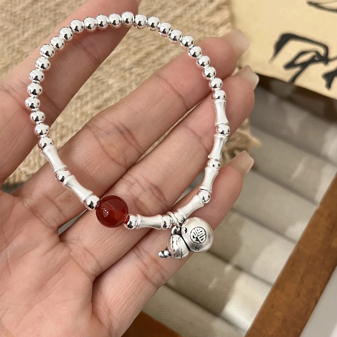 Retro National Style Spliced Bracelet for Women - 2025 High-End Light Luxury Elastic Rope Hand Accessory, Versatile Design