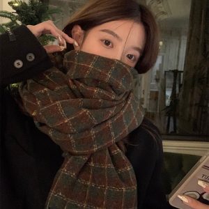 Retro Plaid Tassel Scarf for Women - Warm High-End Korean Style Winter 2023 Accessory