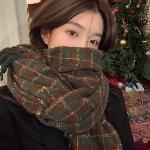Retro Plaid Tassel Scarf for Women - Warm High-End Korean Style Winter 2023 Accessory