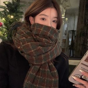 Retro Plaid Tassel Scarf for Women - Warm High-End Korean Style Winter 2023 Accessory
