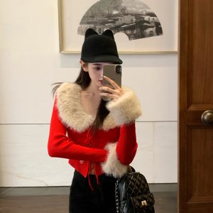Retro Red Knitted Cardigan with Detachable Fur Collar - Two-Way Design for Carnival and New Year Celebrations