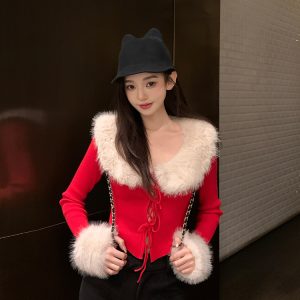 Retro Red Knitted Cardigan with Detachable Fur Collar - Two-Way Design for Carnival and New Year Celebrations