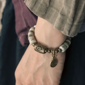 Retro Single-Loop Cow Bone Bracelet for Men - Personalized Antique Copper Bead Accessory, Trendy Fashion Statement