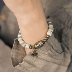 Retro Single-Loop Cow Bone Bracelet for Men - Personalized Antique Copper Bead Accessory, Trendy Fashion Statement