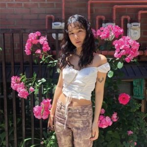 Retro Slim-Fit White French Tie Short-Sleeve Top - Unique Korean Summer Style for Versatile Looks