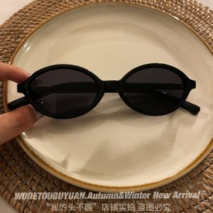 Retro Small Round Frame Sunglasses for Women - 2024 Versatile UV Protection Eyewear, Perfect for Y2K and Vintage Style Looks