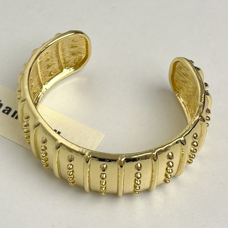 Retro Striped Enamel Drip Oil Bangle for Women - Light Luxury High-End Wide Opening Stacking Bracelet