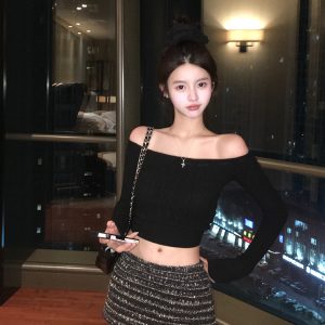 Retro Sweet Spicy Twisted Cable One-Shoulder Long Sleeve Knitted Sweater - Autumn Winter Fashion