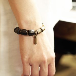 Retro Texture Black Sandalwood Bracelet for Men and Women - Non-Fish Home曲尾花 Design, Fashion Jewelry Accessory