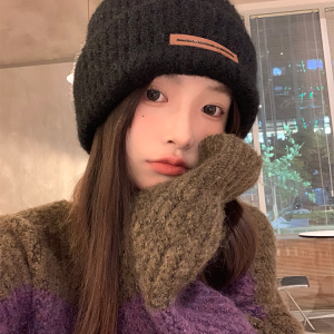 Retro Wool Slouchy Knit Hat for Women - Warm Winter Beanie for Small Faces, Cozy Style, Perfect for Y2K and Vintage Looks