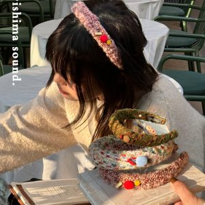 Retro Woolen Button Hairband Accessory - Chestnut Island Music Box Inspired Niche Headband for Unique Style