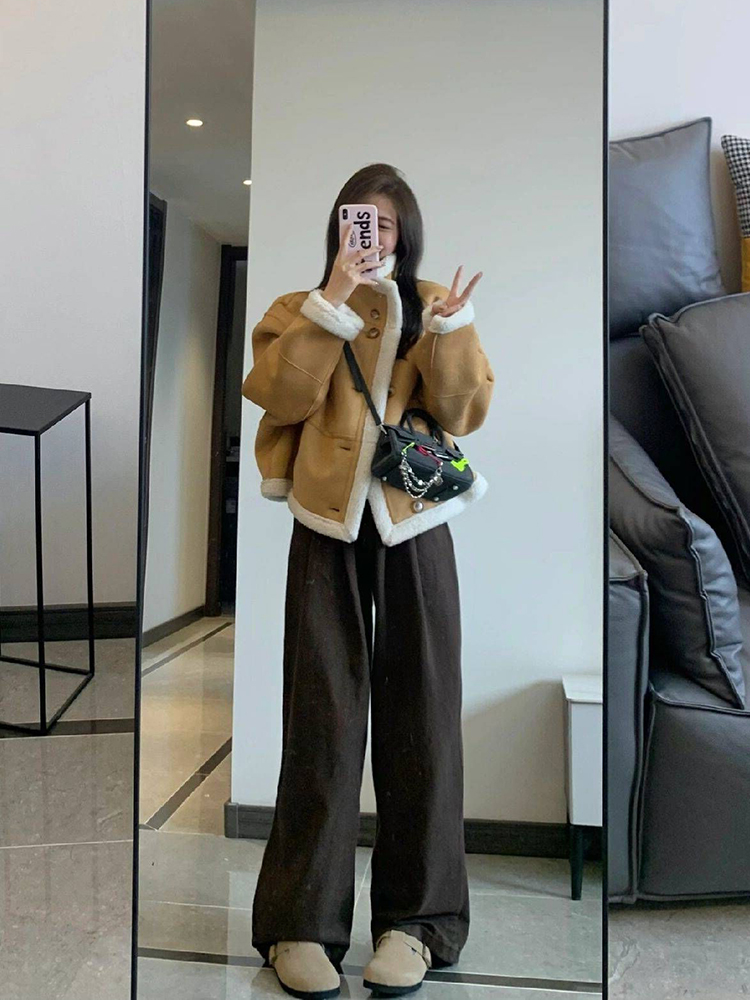 Reversible Leather and Fur Motorcycle Jacket for Women - Vintage Lamb Wool Coat, Thickened Winter Design for Petite Sizes