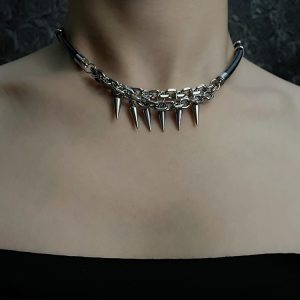 Rivet Black Leather Strap Punk Necklace for Women - Y2K Clavicle Chain Accessory in Subculture Style