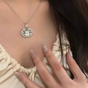 S925 Pure Silver Jade Gourd Cloud Lock Necklace for Women - Light Luxury Niche Jewelry, Elegant Fashion Accessory