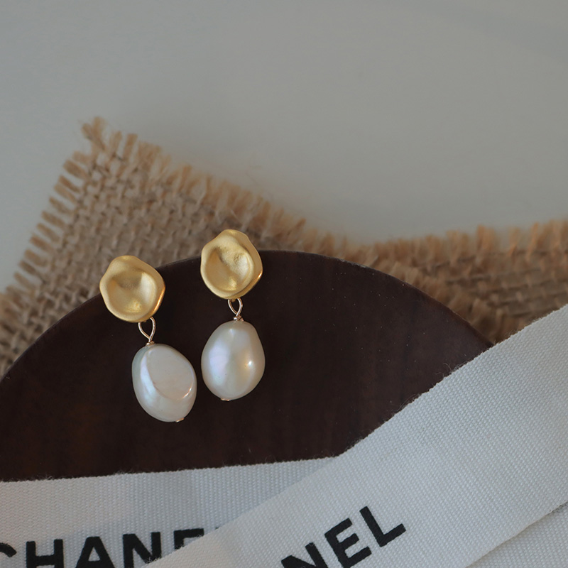S925 Silver Needle Niche Design Earrings for Women with Natural Pearl Ear Clips - Elegant Jewelry for Any Occasion