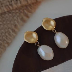 S925 Silver Needle Niche Design Earrings for Women with Natural Pearl Ear Clips - Elegant Jewelry for Any Occasion