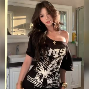 Sexy Black Butterfly Print Off-Shoulder T-Shirt for Women - Casual Loose Summer Short Sleeve Top in American Style