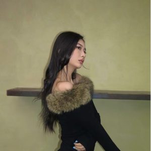 Sexy Black One-Shoulder Long Sleeve Top - High-End Slim Fit Inner Shirt for Stylish Looks