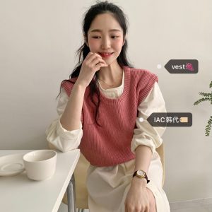 Simple U-Neck Knitted Vest - Basic Knit Top, Minimalist Style, Korean Fashion, Versatile Everyday Wear