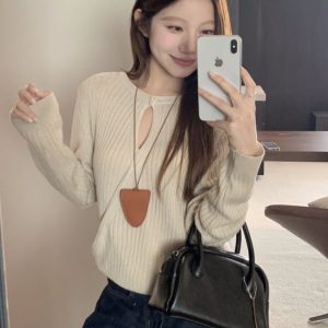 Slim Fit Hollow Knit Sweater - Autumn Winter Design, Niche Temperament Pullover for Effortless Style, Perfect for 90s Aesthetic