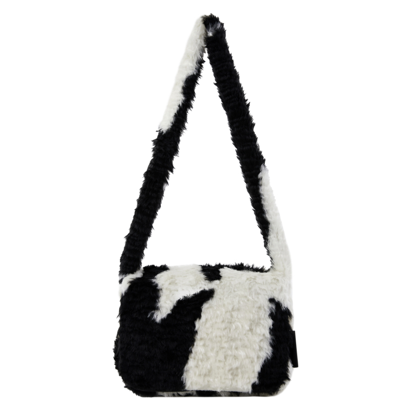 Soft and Fluffy Cow Hair Crossbody Bag for Autumn and Winter – Stylish Flap Design, Trendy Cowcowboy Aesthetic