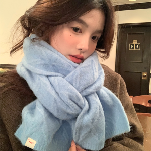 Soft Fluffy Diamond-Patterned Scarf for Women - Warm Plush Neck Warmer, Versatile Autumn Winter Style, Cozy Fashion Accessory