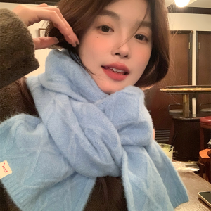 Soft Fluffy Diamond-Patterned Scarf for Women - Warm Plush Neck Warmer, Versatile Autumn Winter Style, Cozy Fashion Accessory
