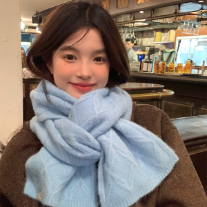 Soft Fluffy Diamond-Patterned Scarf for Women - Warm Plush Neck Warmer, Versatile Autumn Winter Style, Cozy Fashion Accessory