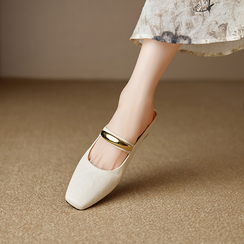 Soft Milk White Sheepskin Height-Increasing Square-Toe Lazy Slippers for Women - Low-Heeled Outdoor Mules & Half Slippers