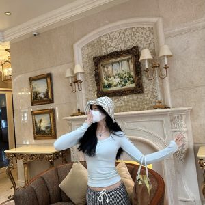 Soft U-Neck Henley Shirt in Imitation Cashmere - Flattering Fit, Cozy Feel, Stylish Everyday Essential