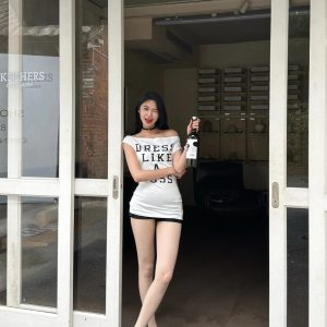 Spicy Girl White Letter Printed Off-Shoulder Slim-Fit T-Shirt for Women - Summer 2024 American Style Short Sleeve