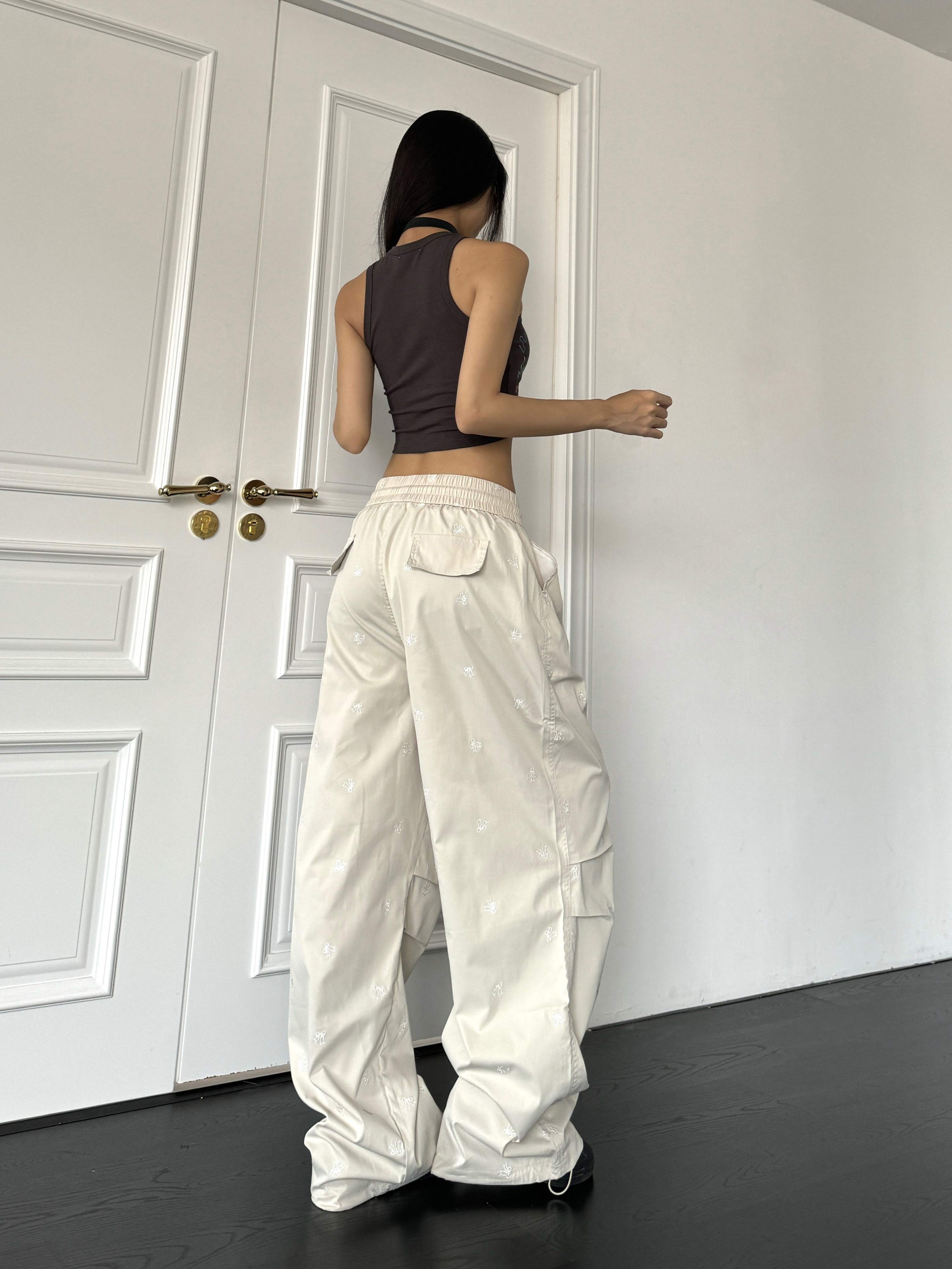 Spicy Heatstroke American Street Style Bow Tie Embroidered Cargo Pants with Pleats, Loose Wide-Leg Ground-Dragging Paratrooper Design
