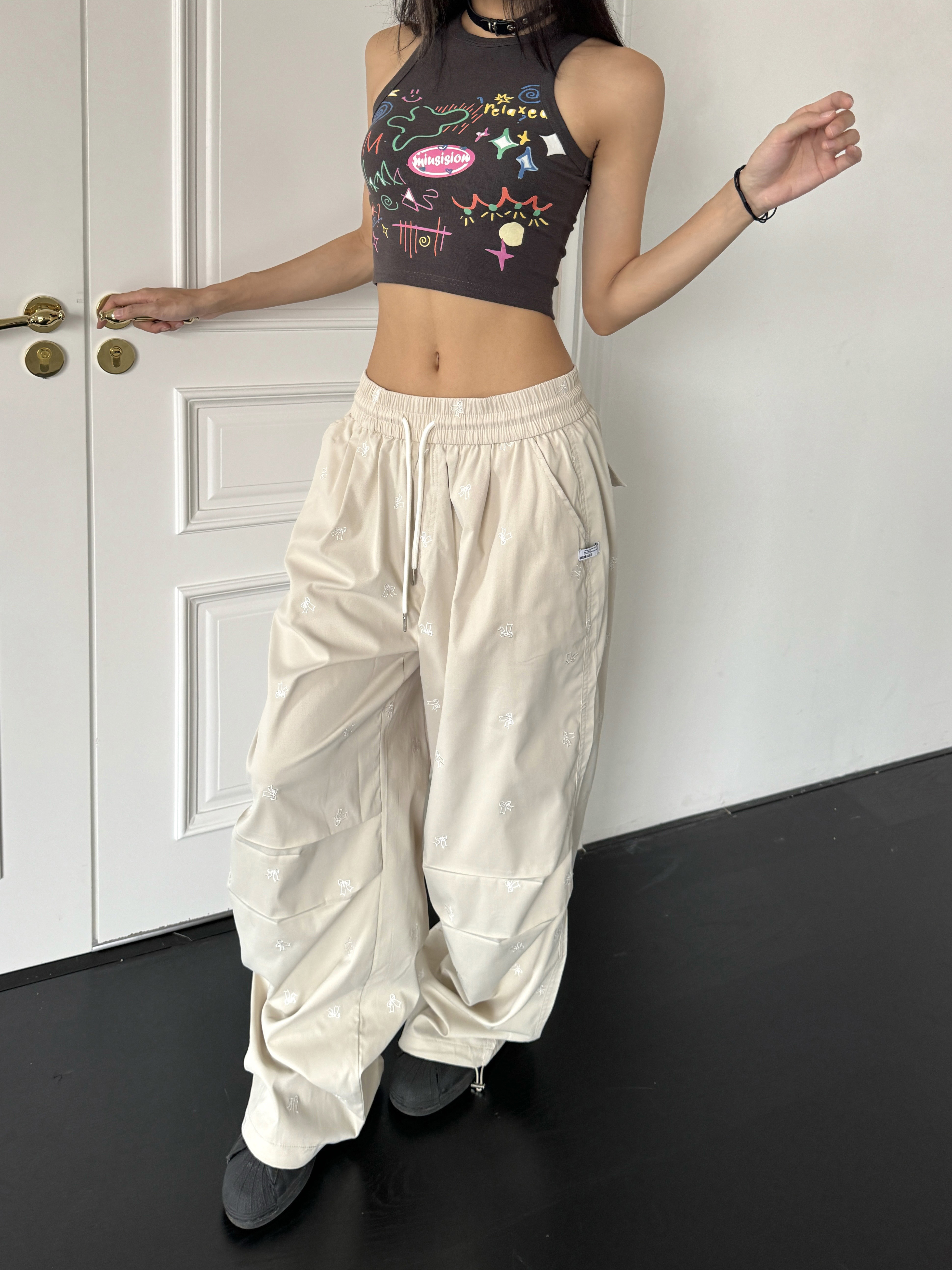 Spicy Heatstroke American Street Style Bow Tie Embroidered Cargo Pants with Pleats, Loose Wide-Leg Ground-Dragging Paratrooper Design