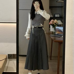 Spring Milk Style Slimming College French Sweet Fake Two-Piece Knitted Sweater Top for Women - Chic Y2K Fashion Essential