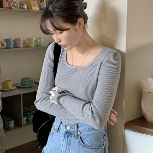 Square-Neck Ribbed Knit T-Shirt in Korean Style - Trendy 90s Inspired Inner Layer Top for Effortless Everyday Fashion