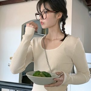 Square-Neck Ribbed Knit T-Shirt in Korean Style - Trendy 90s Inspired Inner Layer Top for Effortless Everyday Fashion