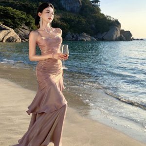 Stunning Purple Mermaid-Style Dress with Ruffles and Fitted Waist for Summer Ceremonies - Elegant Flowy Design