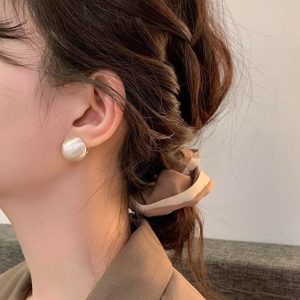 Stylish Minimalist Brushed Ear Clips Women's Three-Dimensional Round Ball Metal Earrings - Trendy Accessories for Modern Fashion