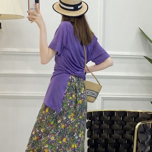 Summer 2022 Women's Two-Piece Set: Plain Mid-Length T-Shirt with Side Split & Elastic Waist Floral Skirt - Casual Chic Style