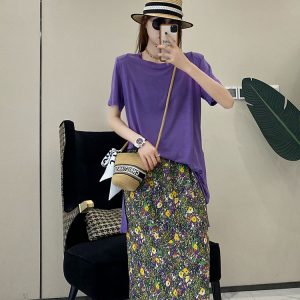 Summer 2022 Women's Two-Piece Set: Plain Mid-Length T-Shirt with Side Split & Elastic Waist Floral Skirt - Casual Chic Style