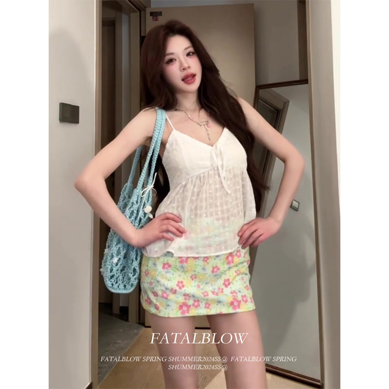 Summer Vacation Sexy White V-Neck Crop Top and Skirt Set - Trendy Hot Girl Outfit for a Stylish Summer Look