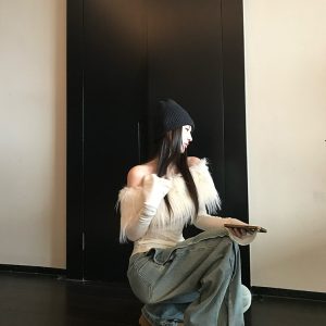 Sweet Desire Vortex One-Shoulder Long Sleeve T-Shirt with Fur Collar, 100% Merino Wool Hot Girl Top, 90s Inspired Fashion
