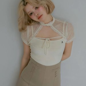 Sweet Spicy Girl Embroidered Lace-Up Short Sleeve T-Shirt with Mesh Splicing - Trendy Summer Style for Women