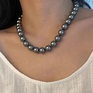 Tahitian Pearl Necklace for Women - Light Luxury Clavicle Chain, Elegant Design for Chic and Minimalist Style