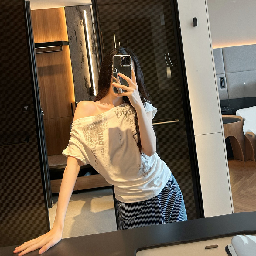 Trendy Asymmetrical Off-Shoulder Short Crop Top with Cinched Waist - Stylish Short-Sleeve T-Shirt for Women