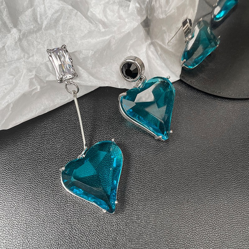 Trendy Blue Heart Stud Earrings for Women, High-End Fashion Accessories, Stylish Ear Jewelry for 2025