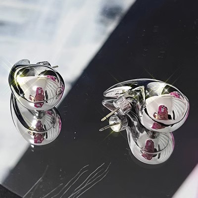 Trendy Chunky Metal Chili Pepper Necklace for Men and Women - High-End Clavicle Chain, European and American Style 2023